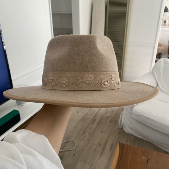 Olive & Pique Flat Brimmed Hat - Picture 6 of 6